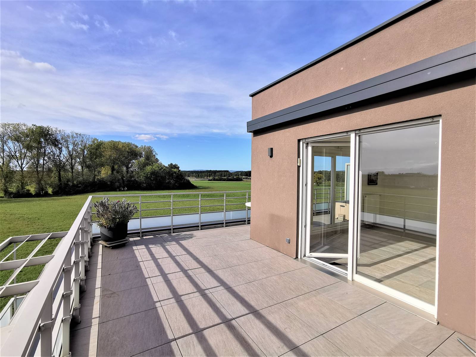 A vendre appartement 3 pièces en attique d'une surface de 102m² à Haguenau.